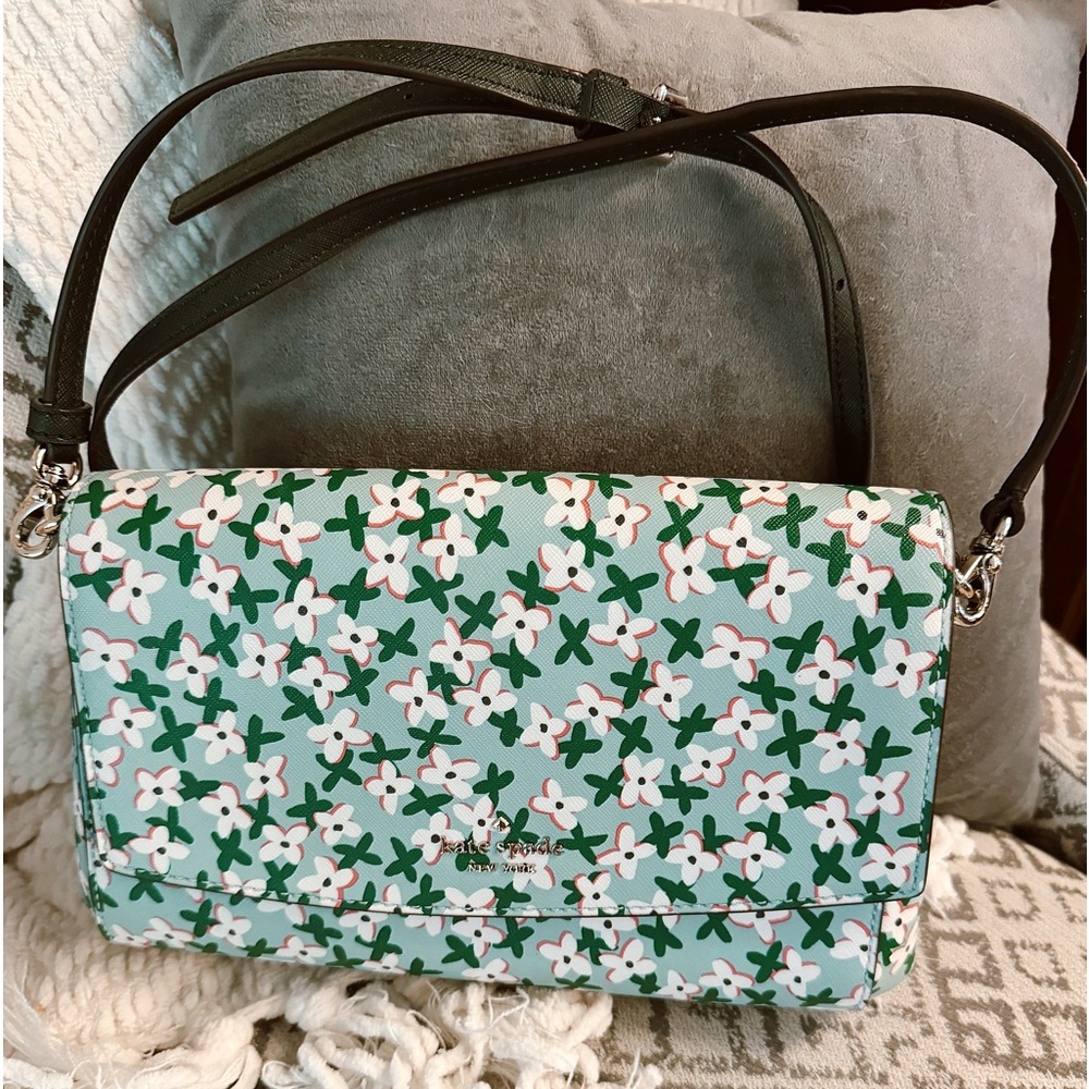 Kate Spade super cute handbag. Long strap and great condition. Barely used.